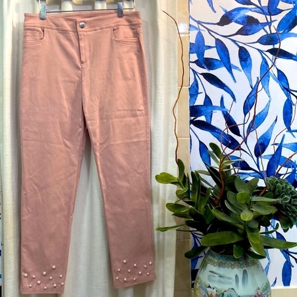 NWOT Attyre New York Pink Rayon Nylon & Spandex Pearl Embellished Jeans Size 10 - Picture 1 of 7